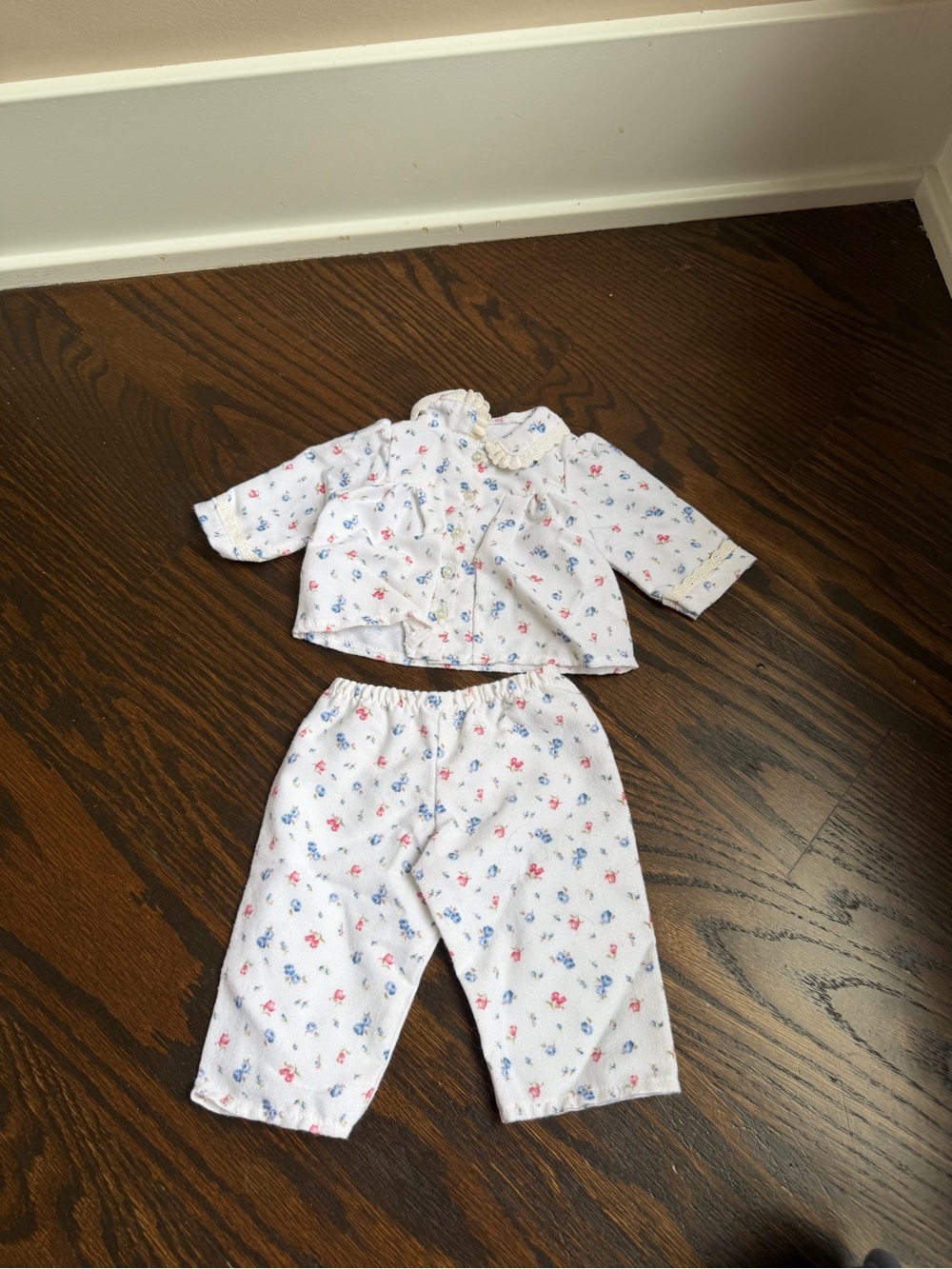 American Girl retired Emily's pajama set